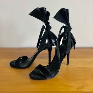Kendal and Kylie black high heel sandals. Nwot